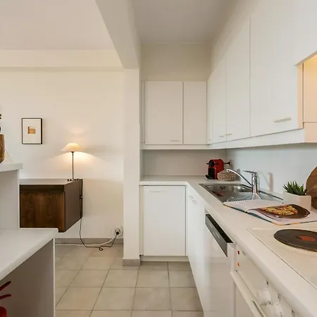 公寓 Sunny With Terrace At 100 Meters From Beach